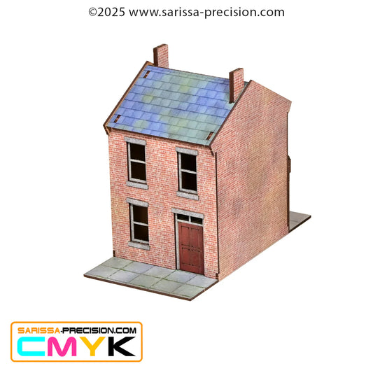 Rooke's Pie Shop GLA013 – widok izometryczny z boku na 2-piętrowy budynek z czerwoną fasadą sklepu, ceglana boczna ściana i dach łupkowy, MDF CMYK, 28mm Sarissa Precision