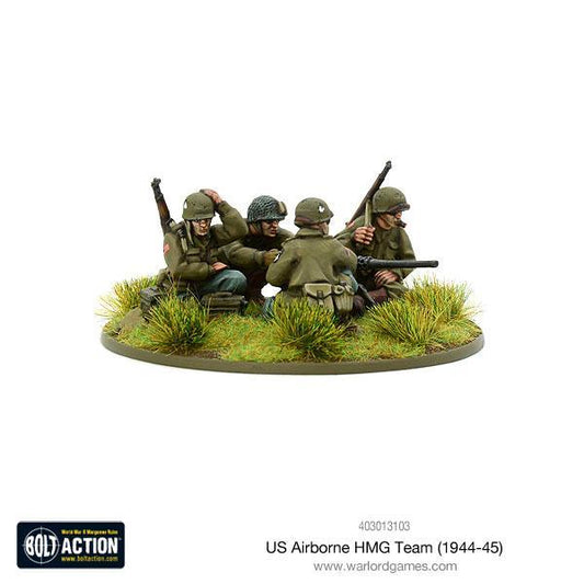 US Airborne HMG Team Bolt Action - widok z tyłu lewego z logo Bolt Action, Browning M2HB .50cal, 4 figurki w mundurach Airborne, hełmy M1 i siatka, tufty trawy, kod 403013103