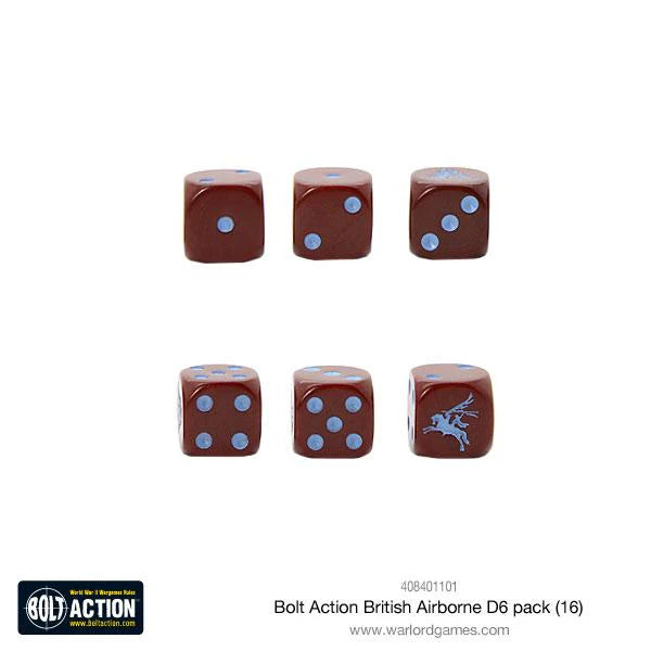 Bolt Action British Airborne D6 Pack - 6 bordowych kostek D6 maroon z niebieskimi kropkami ułożonych w dwa rzędy: górny rząd pokazuje ściany 1, 2, 3, dolny rząd pokazuje ściany 4, 5 i srebrny skrzydlaty koń Pegasus zamiast 6 - czarna etykieta Bolt Action na dole - kod produktu 408401101 - www.warlordgames.com - Warlord Games