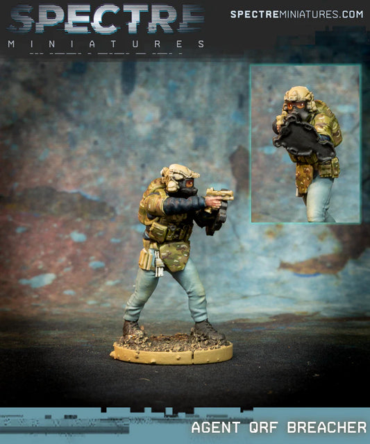 Agent QRF Breacher Spectre Miniatures – operator z tarczą balistyczną i pistoletem, maska respirator, 28mm widok z przodu i z tyłu