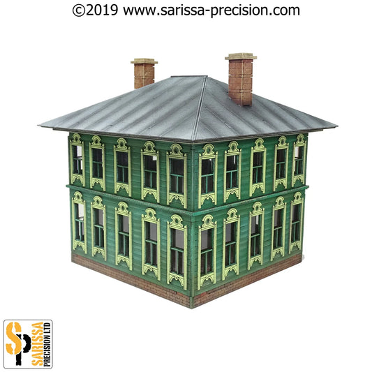 Russian Townhouse #1 N166 – widok izometryczny z tyłu: 2-piętrowy narożny dom z zielonymi ścianami i żółtymi zdobieniami okien, szary dach z 2 kominami, 28mm Sarissa Precision