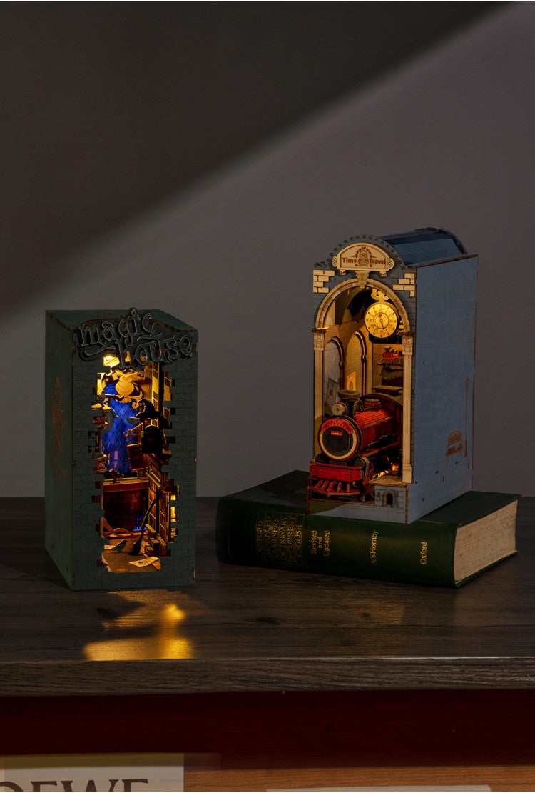 Podróż w Czasie RDS006e - Book Nook DIY nocne oświetlenie LED ciepłe światło steampunk - Värvikas