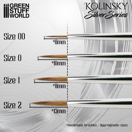 Green Stuff World Kolinsky Silver Series – porównanie rozmiarów: Size 00 (8mm), Size 0 (10mm), Size 1 (11mm), Size 2 (13mm), naturalne włosie Kolinsky, szare tło, ręcznie robione przybliżone rozmiary