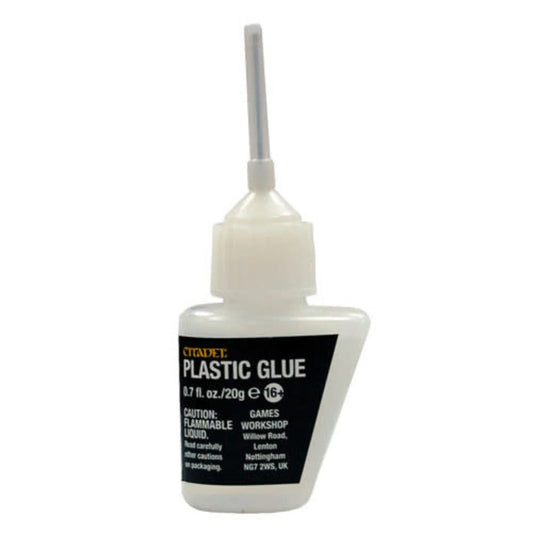 Citadel Plastic Glue 20g Games Workshop – butelka kleju do plastiku z precyzyjnym aplikatorem, widok z przodu w opakowaniu blister