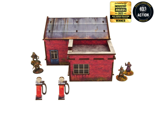 Normandy Garage – widok z tyłu na zdejmowany dach i wnętrze z dystrybutorami paliwa, żołnierze WWII dla skali, 28mm Bolt Action