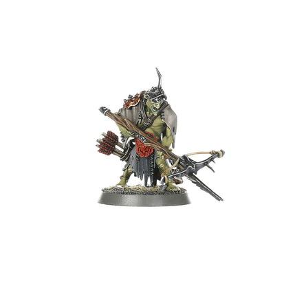 Man-Skewer Boltboy - model grota Kruleboyz z kuszą i kołczanem bełtów w szarej pelerynie - Warhammer Age of Sigmar