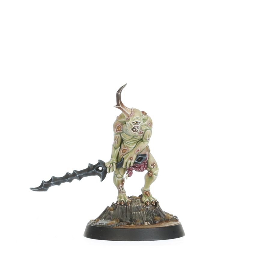 Maggoty Strewg - Plaguebearer Nurgla z czarnym postrzępionym mieczem na pniaku i zieloną skórą Grandfather's Gardeners