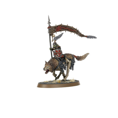 Snarlfang Rider Gitflag Waver - model grota na wilku z wielką kolczastą chorągwią i czerwoną tarczą z czaszką - Warhammer Age of Sigmar