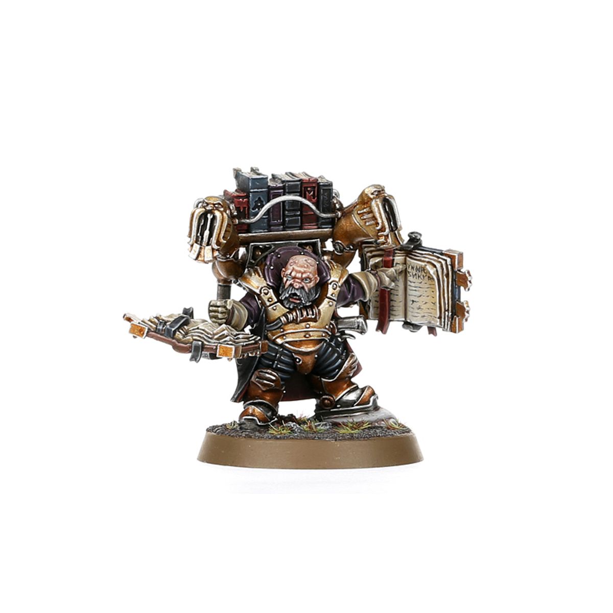 Codewright Kharadron Overlords - widok z boku: łysy krasnolud z siwą brodą w czarno-złotej zbroi, masywny mechaniczny aparat ledgerdomain z półką ksiąg i głośnikiem na plecach, pistolet aethershot w prawej ręce, otwarta księga w lewej ręce, okrągła podstawka z trawą - Warhammer Age of Sigmar