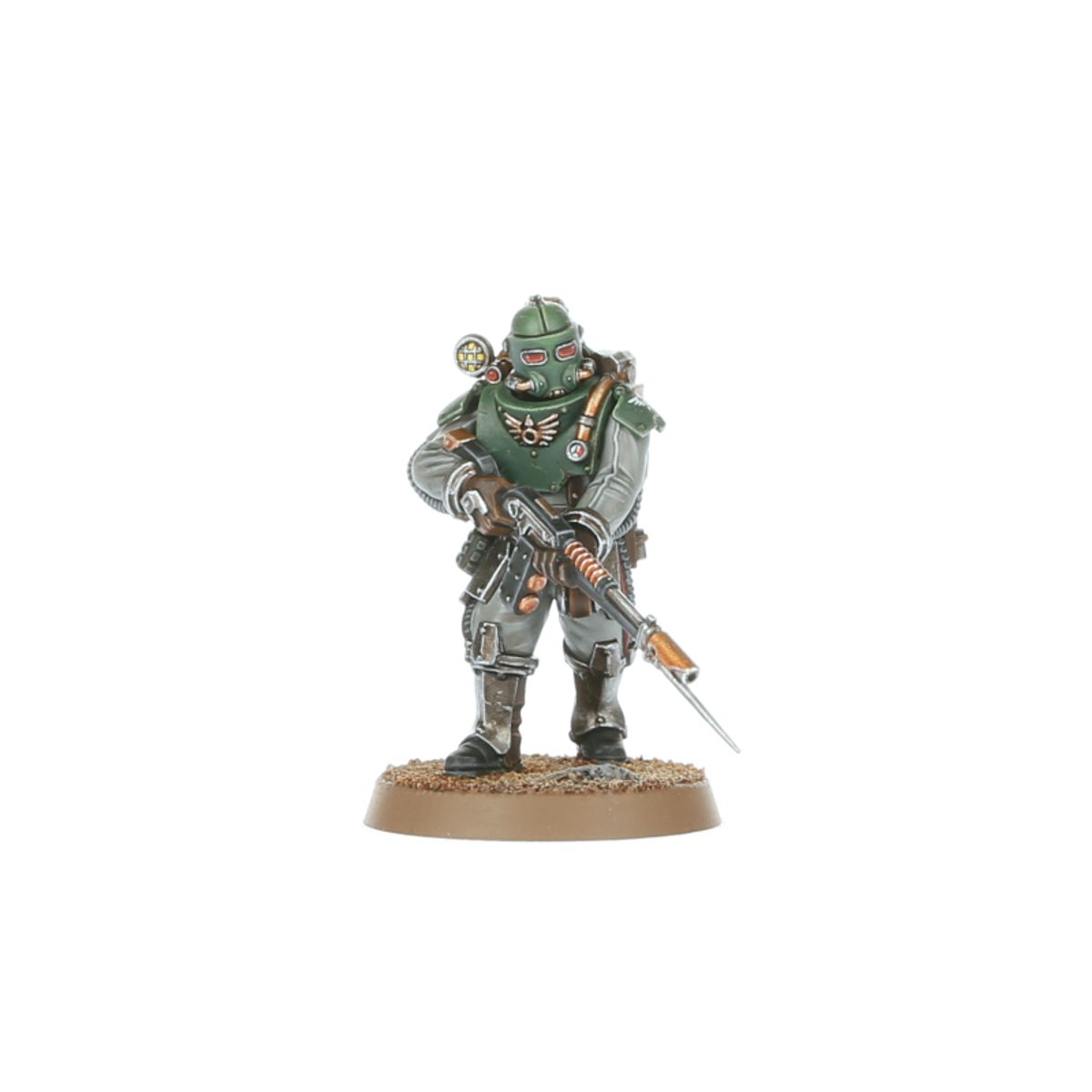Solar Auxilia Lasrifleman - zielona void armour lasrifle z brązowym kablem i bagnetem złoty symbol skrzydlatego orła na piersi okrągły miernik z żółtym wskaźnikiem na lewym ramieniu czerwone oczy na masce Horus Heresy Solar Auxilia