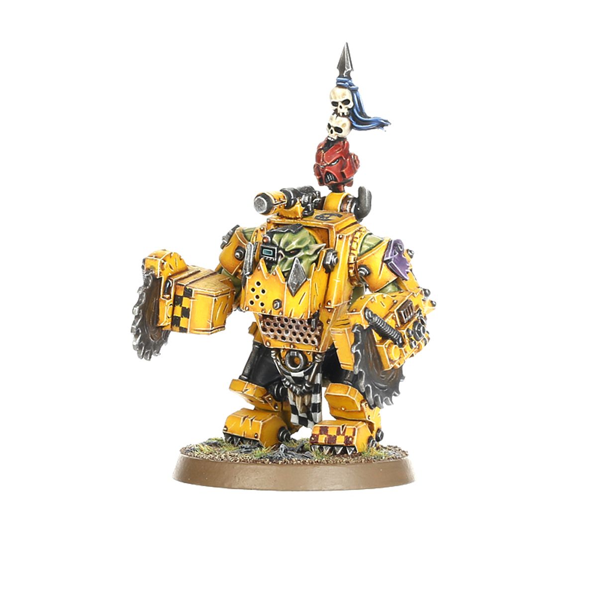 Meganob Orks - żółta mega armour dwa killsawy szary hełm z rogami czerwona peleryna szachownica brązowa podstawka Warhammer 40000