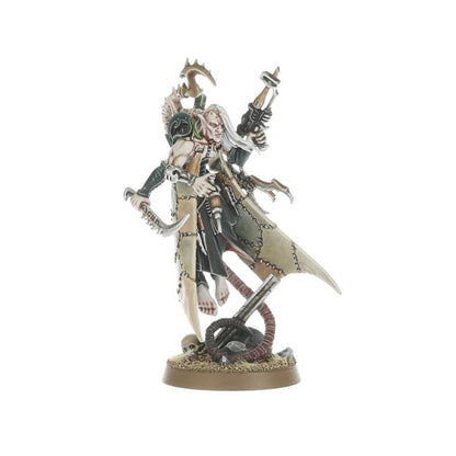 Drukhari Haemonculus - widok z boku z płaszczem ze skóry splinter pistol i macką