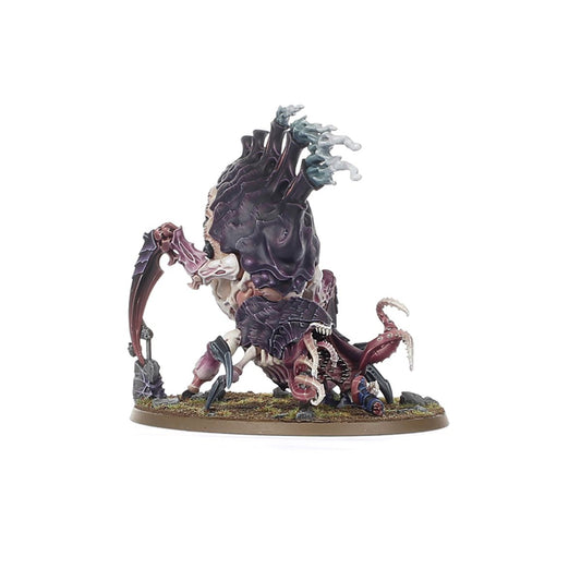 Psychophage Tyranids - widok z lewej fioletowo-różowe ciało 6 szponiastych kończyn wieloszczękowa paszcza z mackami turkusowe spory na grzbietowych kominach zielona podstawka owalna Warhammer 40K