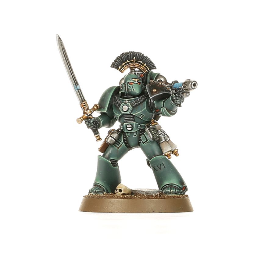 MKVI Tactical Squad - Legion Tactical Sergeant Sons of Horus zielony pancerz MKVI vexilla z okiem Horusa XVI bolter z bagnetem i czerwone oczy hełmu beakie Horus Heresy