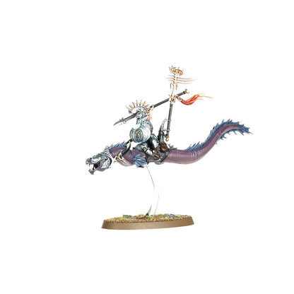 Akhelian Morrsarr Guard Standard Bearer - model chorążego na Fangmora Eel z proporcem i włócznią - Warhammer Age of Sigmar