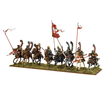 Warlord Games Polish Winged Hussars Regiment – 8 Husarzy Skrzydlatych w pełnym galopie z lancami i skrzydłami, widok z lewej strony 28mm Pike & Shotte
