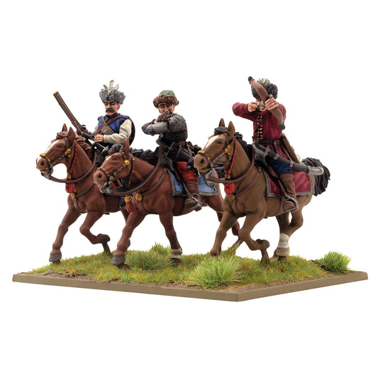 Warlord Games Polish-Lithuanian Levy Cavalry with Muskets – 3 metalowe figurki lekkiej kawalerii: jeździec z muszkietem w niebieskim żupanie, jeździec w kolczudze z muszkietem i łucznik w czerwonym żupanie, widok z przodu 28mm Pike & Shotte