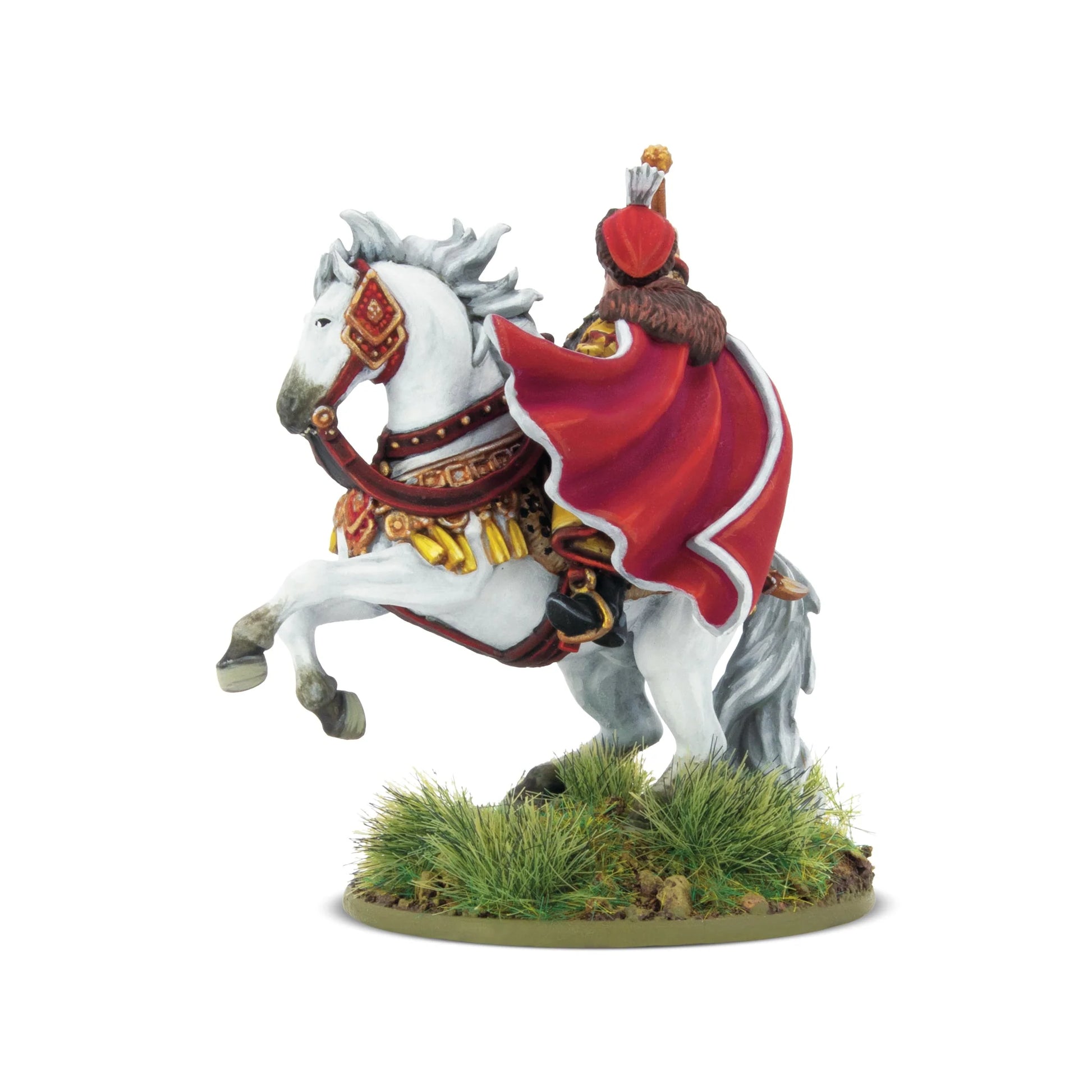 Warlord Games Jan III Sobieski – widok z tyłu: biały koń w stępie, czerwony płaszcz z białą lamówką i futrzanym kołnierzem, bogato zdobione siodło z czerwono-złotymi frędzlami 28mm Pike & Shotte