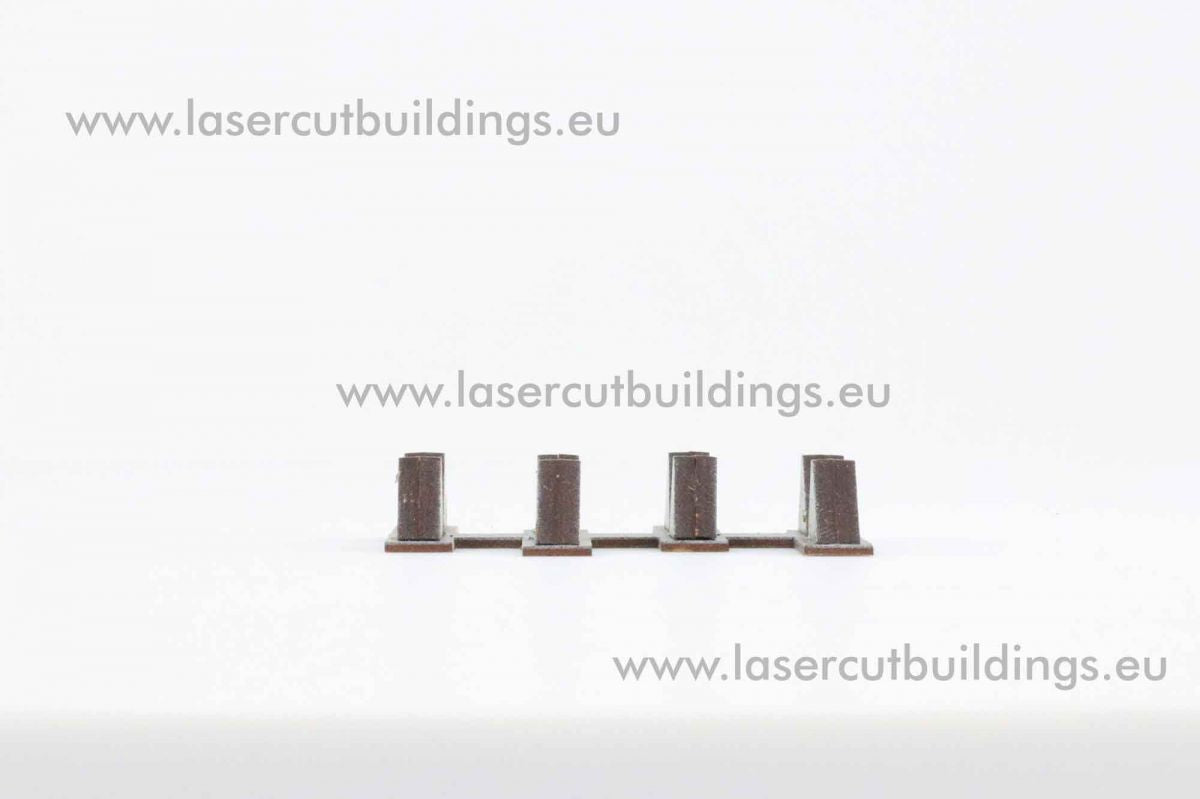 Zęby Smoka Umocnienia I LBHP0048 28mm HDF prepaint - 4 słupki przeciwpancerne widok z przodu Laser Cut Buildings
