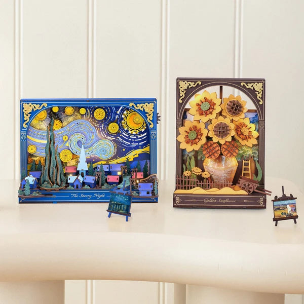 Gwiaździsta Noc The Starry Night Rowood TH003 – gotowy model na tacy obok palety malarskiej, ciepłe światło LED oświetla scenę Van Gogha