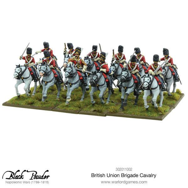 British Union Brigade Cavalry 302011002 – 12 pomalowanych figurek ciężkiej kawalerii brytyjskiej w czerwonych mundurach na siwych koniach, widok z przodu, 28mm Warlord Games
