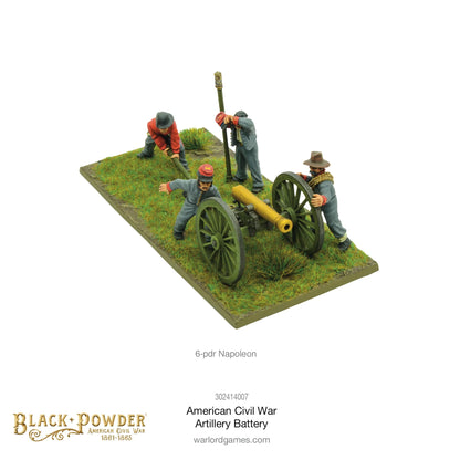 Artillery Battery ACW 302414007 – armata Konfederacji 6-funtowy Napoleon z czteroosobową obsługą w szarych mundurach z czerwonymi czapkami, widok z boku, 28mm Black Powder ACW
