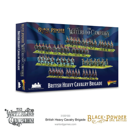 Black Powder Epic Battles Waterloo British Heavy Cavalry Brigade - pudełko zestawu na granatowym tle z Union Jack z fotografią 5 pomalowanych podstawek: 2 rzędy Heavy Dragoons, 1 rząd Household Cavalry, 1 rząd Scots Greys na siwych koniach i podstawka Royal Horse Artillery - napis British Heavy Cavalry Brigade The Waterloo Campaign - Warlord Games 312001003 - warlordgames.com
