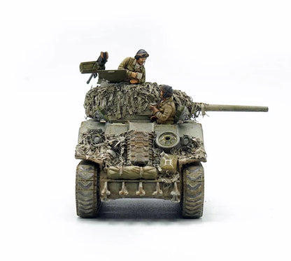 Rubicon Models 280060 – Sherman Firefly IC, załoga z siatką maskującą, widok z przodu, skala 1:56