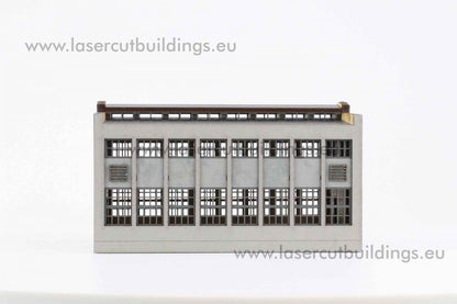 Fabryka ze Świetlikiem LBHP0054 28mm HDF prepaint - widok frontu z oknami przemysłowymi Laser Cut Buildings
