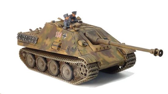 SdKfz 173 Jagdpanther G1 – model 28mm nr 134, kamuflaż trójkolorowy z figurkami załogi, 280064