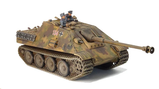SdKfz 173 Jagdpanther G1 – model 28mm nr 134, kamuflaż trójkolorowy z figurkami załogi, 280064