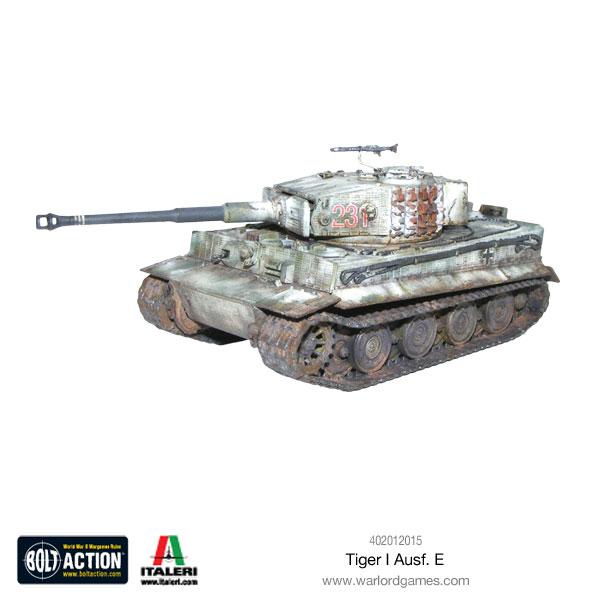 Tiger I Ausf E - Bolt Action 1/56 28mm - czołg ciężki z armatą 88mm w zimowym kamuflażu białym z efektami weathering - widok z boku - Warlord Games