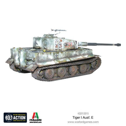 Tiger I Ausf E - Bolt Action 1/56 28mm - czołg ciężki z armatą 88mm w zimowym kamuflażu białym z efektami weathering - widok z boku - Warlord Games