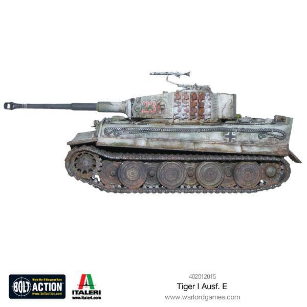 Tiger I Ausf E - Bolt Action 1/56 28mm - czołg ciężki z armatą 88mm w zimowym kamuflażu białym numer 231 - widok z boku z efektami weathering - Warlord Games