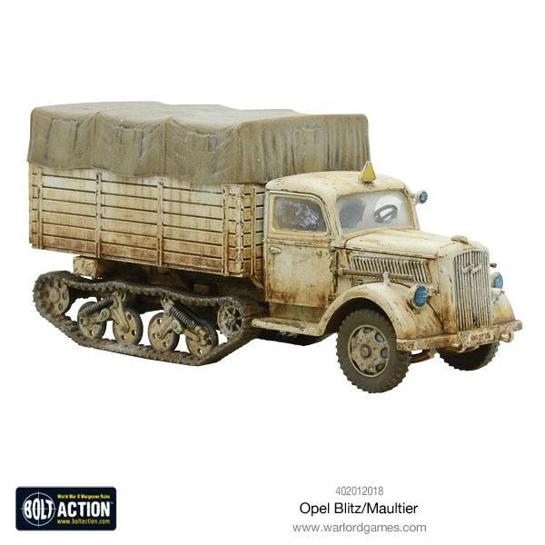 Opel Maultier - Bolt Action 1/56 28mm - półgąsienicowa ciężarówka Wehrmacht z gąsienicami Panzer I w kamuflażu pustynnym z plandeką i efektami weathering kurz - widok z boku z trzema czwartymi - Warlord Games
