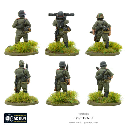8.8cm Flak 37 – 6 metalowych figurek załogi Bolt Action 28mm, widok z tyłu: żołnierze w mundurach feldgrau z wyposażeniem
