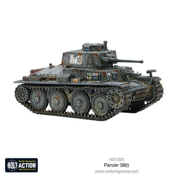 Panzer 38(t) - Bolt Action 1/56 28mm - czołg lekki z armatą 37mm KwK 38(t) w kamuflażu ambush numer 143 z krzyżem balkenkreuz i efektami weathering - widok z boku z trzema czwartymi - Warlord Games