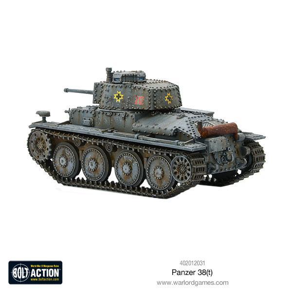 Panzer 38(t) - Bolt Action 1/56 28mm - czołg lekki z armatą 37mm KwK 38(t) w kamuflażu zielonym rumuński z żółtymi słońcami i czerwonym numerem H2 - widok z tyłu z trzema czwartymi - Warlord Games