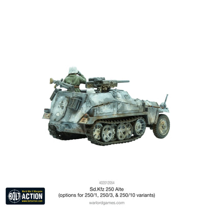 Sd.Kfz 250/10 Alte Half-Track - Bolt Action 28mm - niemiecki pojazd z działkiem PaK 35/36 i załogą w mundurach zimowych - kamuflaż biały - widok z tyłu - skala 1/56