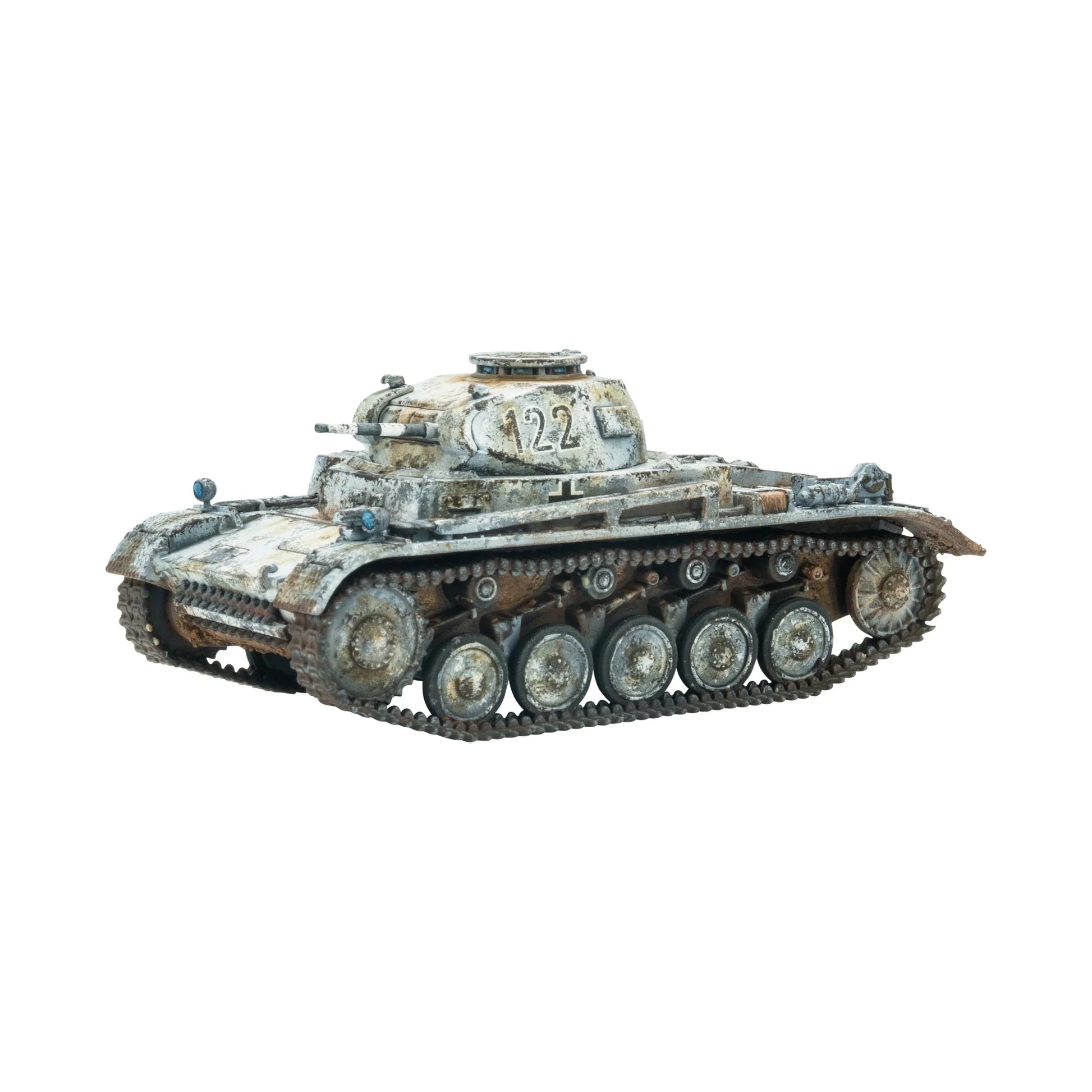 Warlord Games Panzer II – model plastikowy czołgu Panzer II w zimowym białym kamuflażu z numerem 122 na wieżyczce, widok z przodu-lewej 28mm Bolt Action