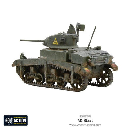 M3 Stuart Honey – widok z tyłu pomalowanego czołgu lekkiego British Army z weatheringiem błota, Bolt Action Warlord Games
