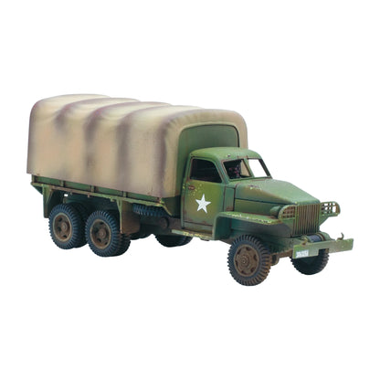 Studebaker US6 ciężarówka transportowa - widok z boku z plandeką, detale kół i podwozia, skala 28mm Bolt Action
