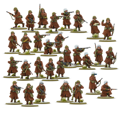 US Army Infantry Winter Platoon Bolt Action - 30 pomalowanych miniatur 28mm amerykańskich żołnierzy w brązowych zimowych płaszczach greatcoats i hełmach M1 z białymi pokrowcami zimowymi, różne pozy bojowe: strzelcy stojący i klęczący z M1 Garand, Thompson i Grease Gun, oficer z mapą, snajper leżący, na zielono-białych podstawkach z trawą i śniegiem, logo Bolt Action, kod 402013051