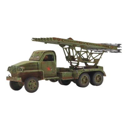 Katyusha Multiple Rocket Launcher - Bolt Action 28mm - BM-13 Studebaker widok z prawego boku Soviet green kamuflaż wyrzutnia rakiet red star weathering - Warlord Games