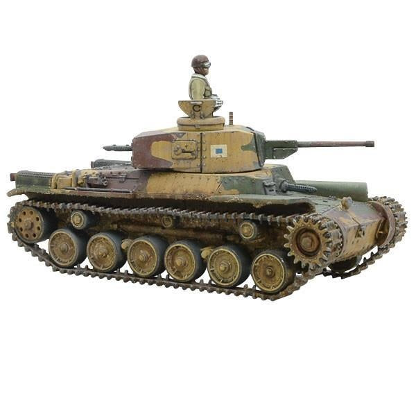 Type 97 Chi-Ha Medium Tank - Bolt Action 28mm - widok z prawej strony: dowódca w wieży, działo 47mm Shinhoto, kamuflaż trójkolorowy z japońskimi znakami, gąsienice i koła jezdne - skala 1/56 - Warlord Games