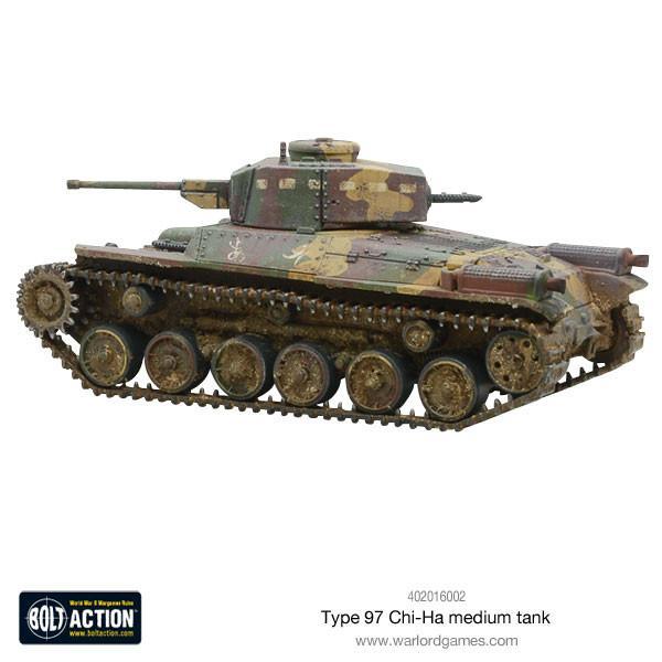 Type 97 Chi-Ha Medium Tank - Bolt Action 28mm - widok z lewej strony: czołg w kamuflaż cętkowany zielono-brązowy z japońskimi znakami, gąsienice, koła jezdne i działo - efekty weatheringowe - skala 1/56 - Warlord Games