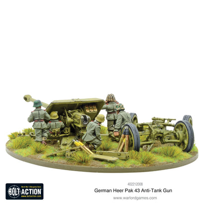 German Heer Pak 43 Anti-Tank Gun – pomalowany model metalowy 28mm, widok z tyłu, obsługa przy amunicji 88mm
