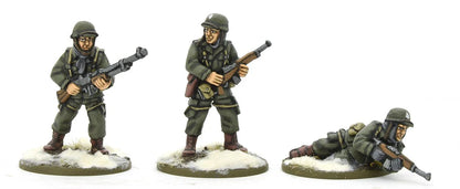 3 spadochroniarzy z karabinami M1 Garand