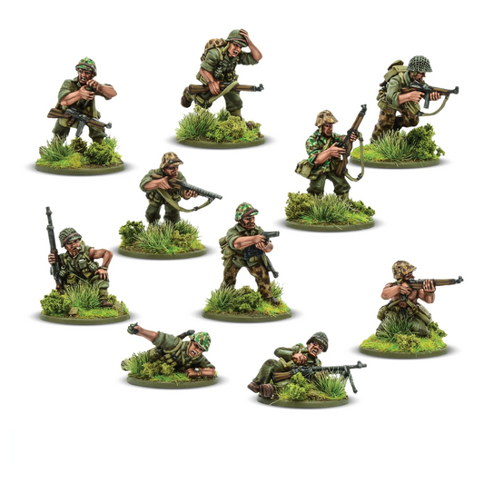 10 Marine Raiders w różnych pozach bojowych z podstawkami dżungla