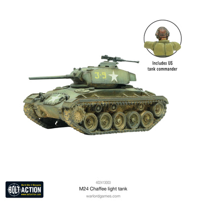 M24 Chaffee USA light tank - widok z prawej strony z numerem J-9, dowódca w wieży, detale gąsienic i kół, skala 28mm

